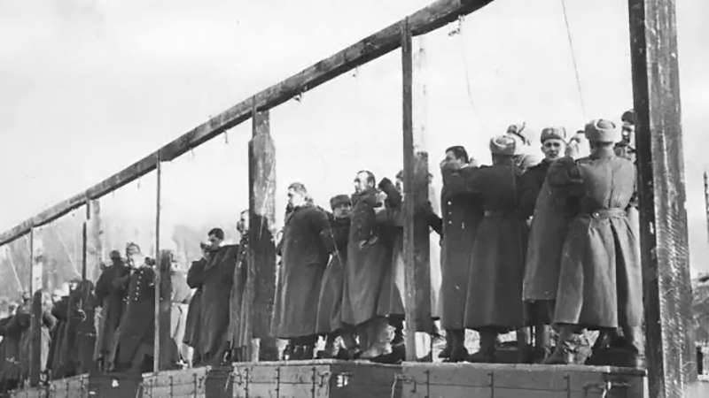 Soviet warming platform.jpg