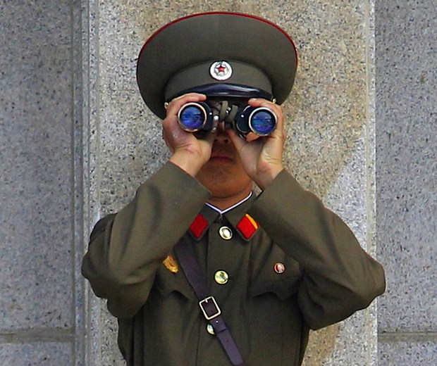 northkoreanguard2.jpg