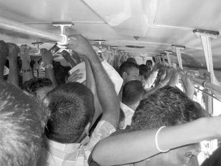 Crowded_bus.jpg