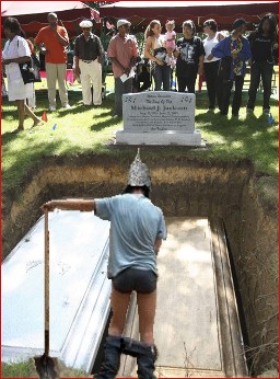 michael-jackson-detroit-funeral.jpg