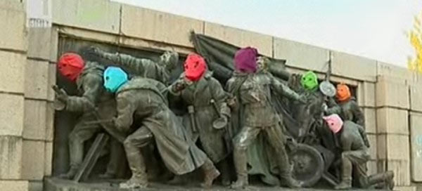 Bulgarian_Soviet_Soldiers_Monument_Pussy_RIot.jpg