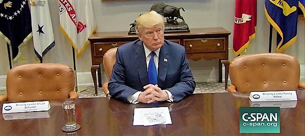 Trump_return_of_empty_chair_(600).jpg
