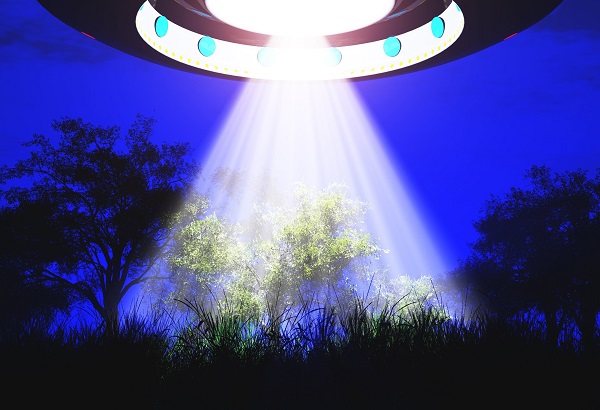 UFO_detail_molesting_trees_(600).jpg
